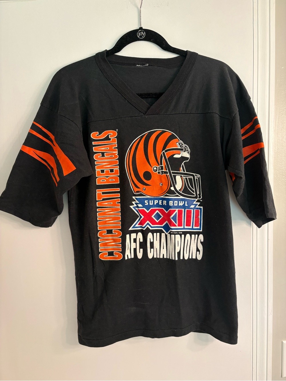 Vintage 1998 Cincinnati Bengals, Super Bowl XXIII shirt, size M/L v-neck
